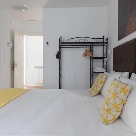 Hostal Puente de Hierro Logroño Exterior foto